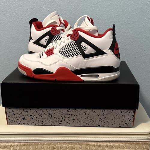 Jordan retro fire red sz - 4,