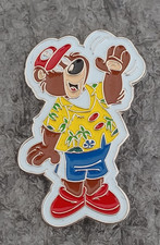 HAVEN HOLIDAYS  MODERN PIN BADGE  - BRADLEY BEAR HI