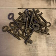 Old Keys Steampunk Art -  Crafting Art Lot Of 20  Vintage Collectable Keys -K20