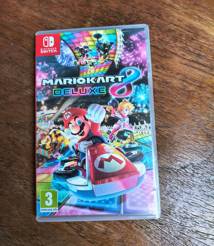 Nintendo mario kart deluxe - mario,
