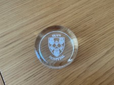 GLASS PAPERWEIGHT ( GUYS HOSPITAL)