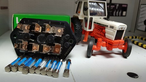David brown case fusebox - brown, ih