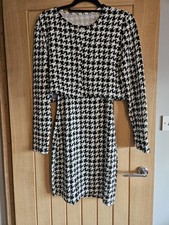 NEW SIZE 10 HOUNDSTOOTH