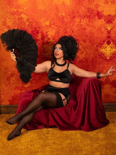 Black velvet retro cone bra - black,