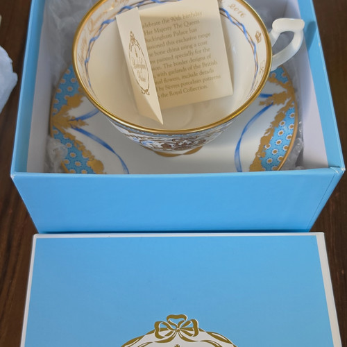Buckingham palace fine bone - fine,