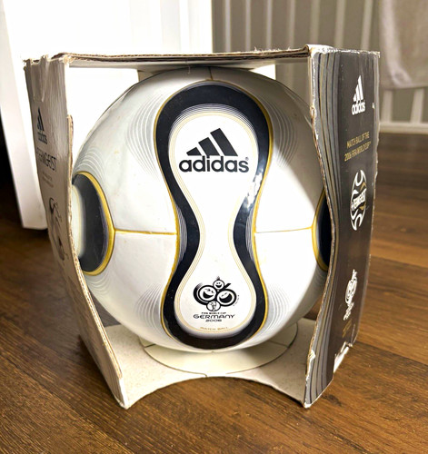 Adidas teamgeist fifa world - adidas,