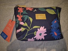 JOULES WASHBAG AND TOILETRIES
