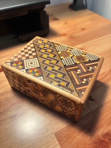 Hakone yosegi puzzle box - hakone,