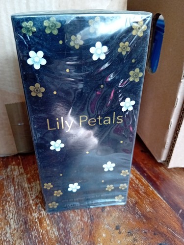 Lily petals perfume - perfume, eau