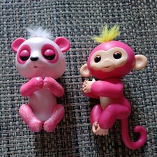Fingerlings - x 2 Wowwee Polly