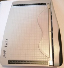 Tim Holtz Tonic Studios Trimmer - 8.5" / 22cm - 160e. VGC (no original box) 