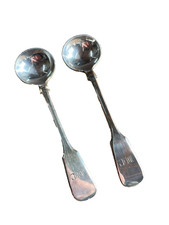 Victorian salt spoons Temple & Crook London Pair Fiddle Pattern 11cm approx