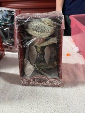 HERITAGE MINT 8" COLLECTIBLE