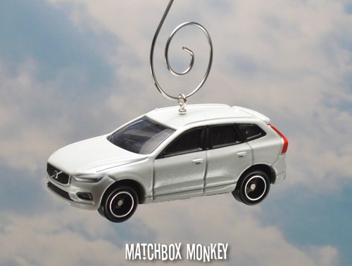 Classic white volvo xc60 - white,