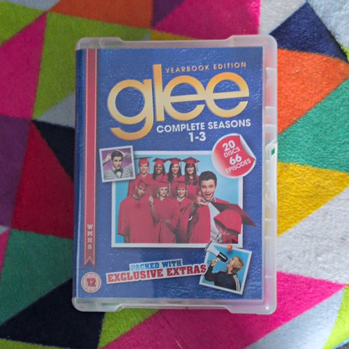 Glee yearbook edition complete - yearbook,