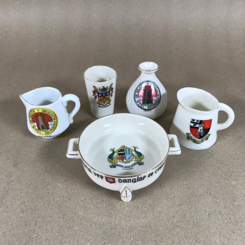 Collection crested ware - collection, of