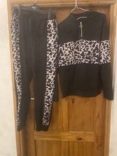 Woman Black Leopard Pattern Tracksuit. Size Large . 14