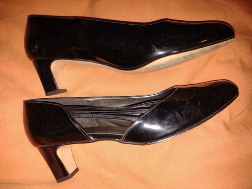 Equity size black mid heel - black,