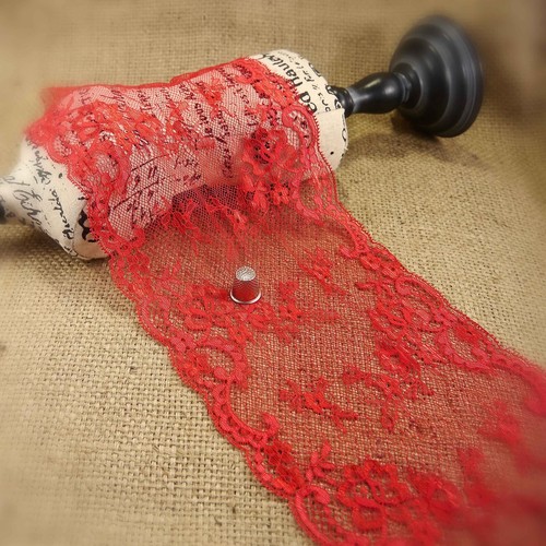 Bright red rose stretch - bright,