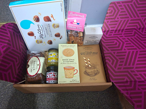 Afternoon tea hamper - tea,