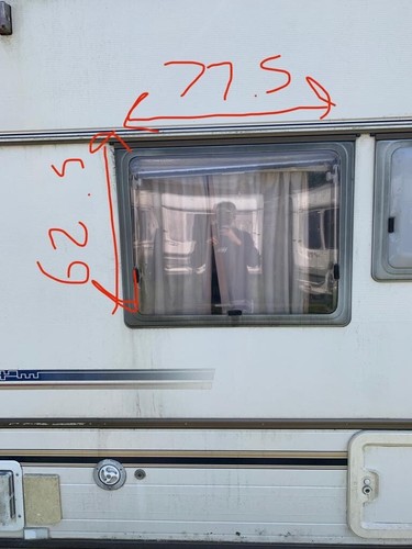 Caravan motorhome bailey - motorhome, side
