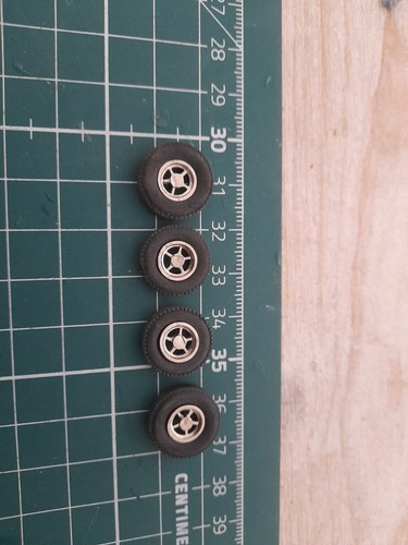 43rd scale rubber car - 1/43rd,