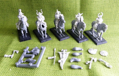 Metal mounted chaos marauder - mounted,