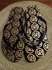 DKNY flip flops black for