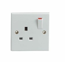 13A Single Gang White UK Wall Socket | 1 Gang Switched Plug Socket - 13 Amp
