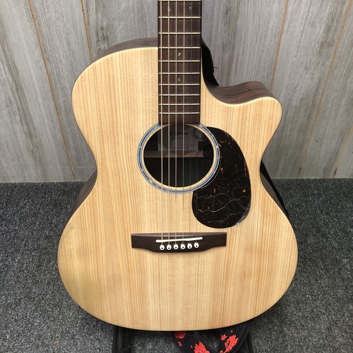 Martin electric acoustic - electric, x