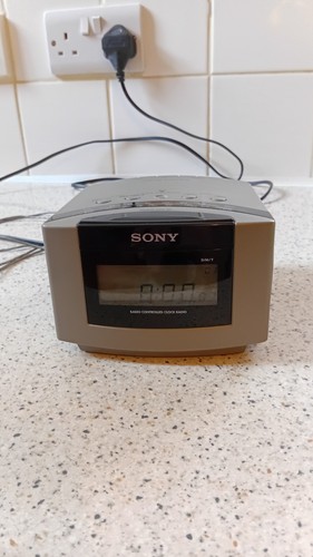 Clock radio sony - radio, model