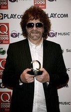 Jeff Lynne poses Icon award Q Awards 2006 at Grosvenor House Hotel- Old Photo