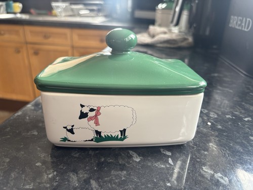 Hornsea pottery farmyard - hornsea,