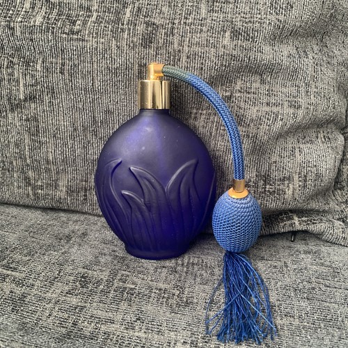 Vintage blue perfume puffer - blue,
