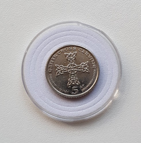 2003 five pence coin - 2003,
