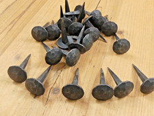 25 DECORATIVE NAILS CLAVOS HAND FORGED MEDIEVAL TACKS 1 1/8" BLACK PRIMITIVE 