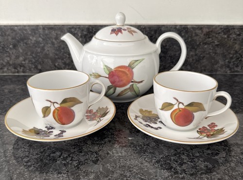 Royal worcester gold - worcester, evesham