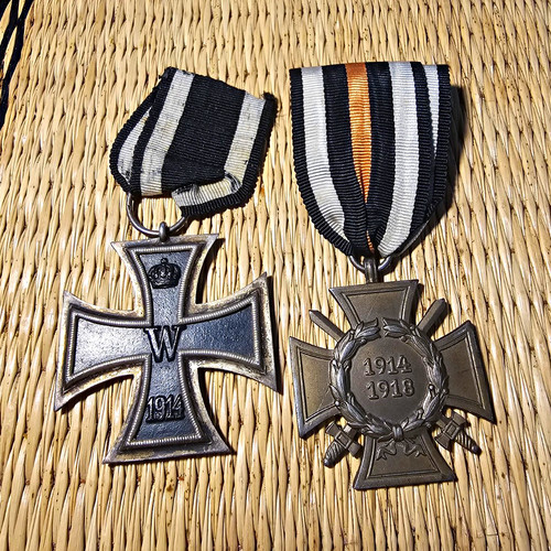 Germany wwi medal - pair, iron