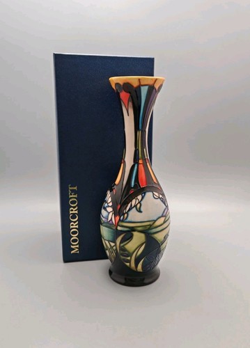 Moorcroft vale aire - of, vase