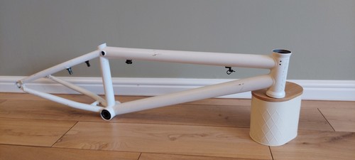 Kisbikeco dark frame - kisbikeco, 20.75