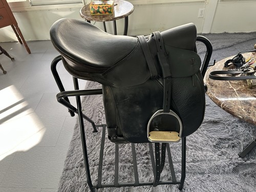 Ansur treeless saddle english - saddle,