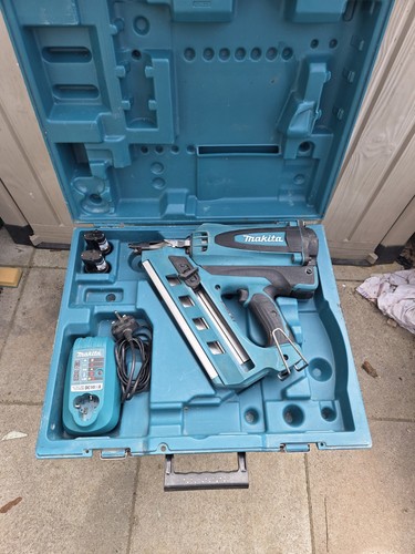 Makita gn900 first fix - makita, framing