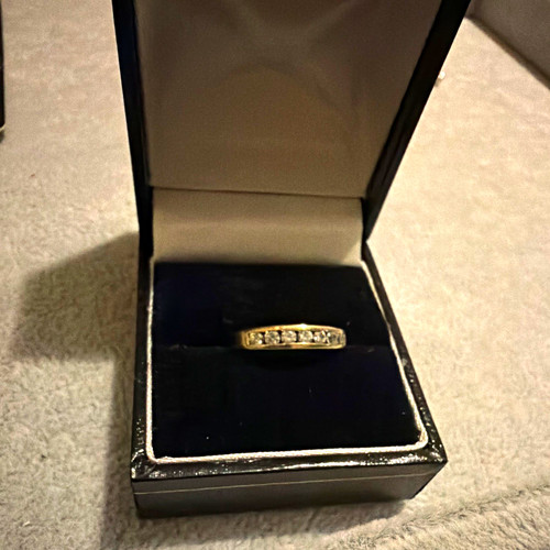 9ct yellow gold channel - yellow,