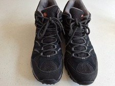  MERRELL HIKING BOOTS