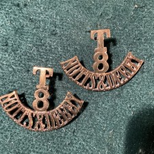 2 x Territorial. 8 / Notts & Derby Shoulder Title t bar brass ww1. Ae6