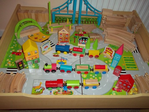 Wooden train set with play - train,