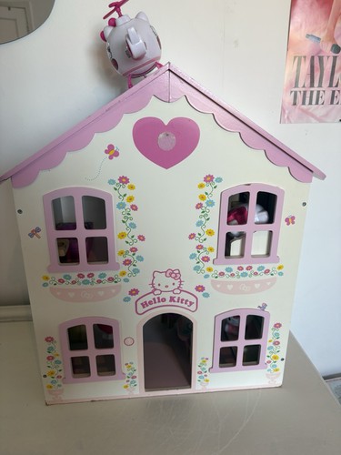 Wooden hello kitty dollhouse - hello,