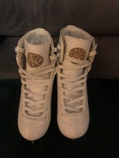 Ice Skates  curve Girls With