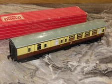 BS253: Hornby Dublo Suburban