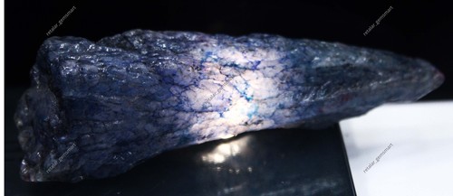 438 natural sapphire - 438.00, ct